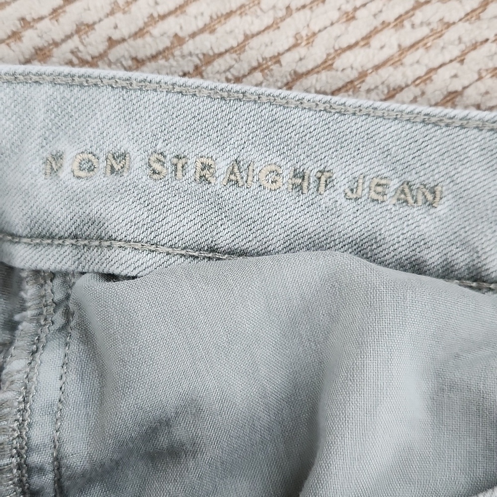 AEO Mom Straight Jeans, Size 6 Regular - Picture 8 of 8